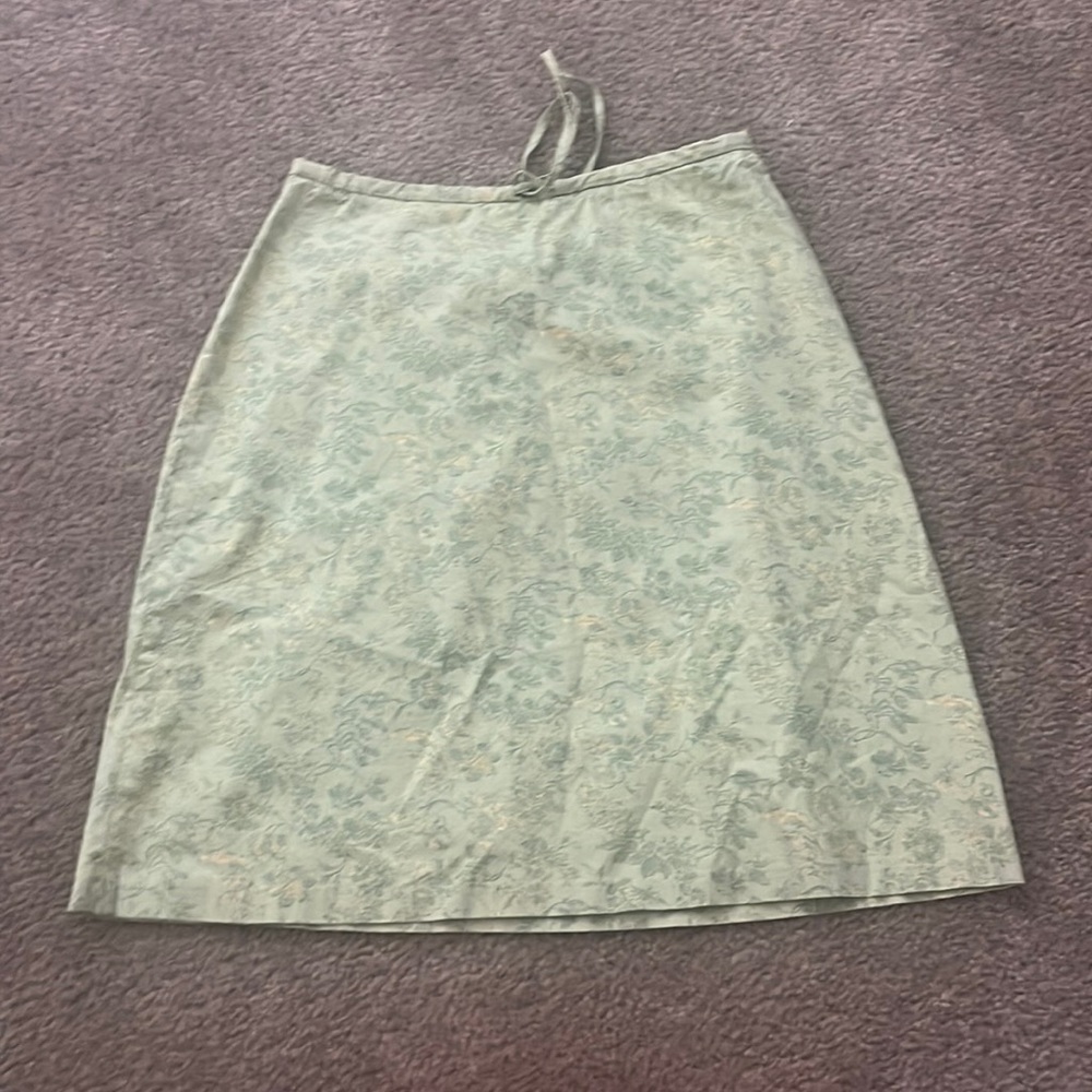 Green gap skirt